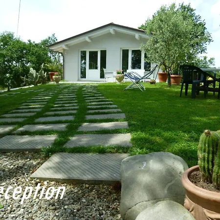 La Casetta Nel Bosco Apartment *